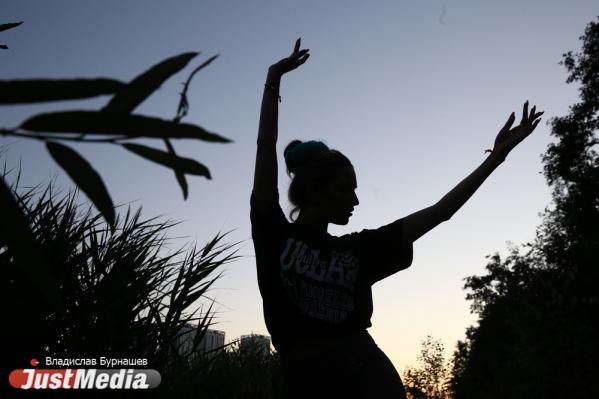 Дарья Реферт, стилист: «Съемки здесь одно удовольствие. Какие закаты… И чайки!». В Екатеринбурге +22 градуса - Фото 6