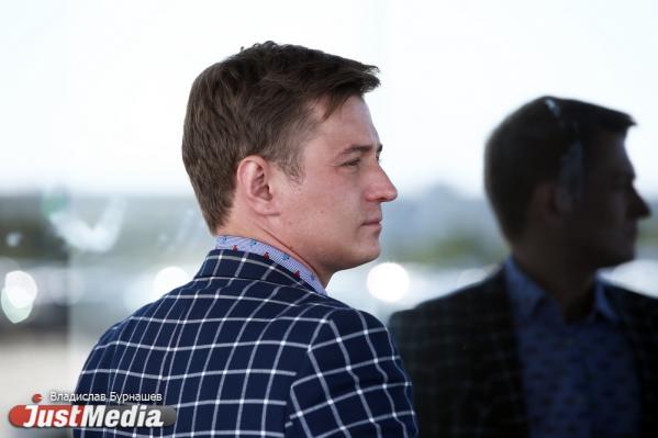 Никита Кузнецов, представитель сервиса по премиальным перевозкам: «Надо успевать пока лето собираться большой компанией, заказывать машину, и всем ехать за город». В Екатеринбурге +27 градусов - Фото 4