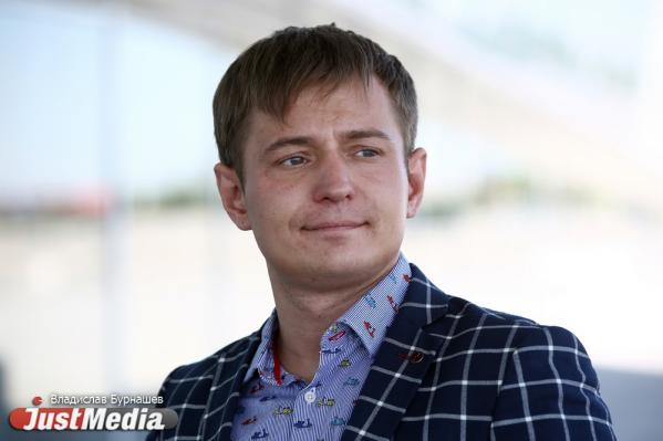 Никита Кузнецов, представитель сервиса по премиальным перевозкам: «Надо успевать пока лето собираться большой компанией, заказывать машину, и всем ехать за город». В Екатеринбурге +27 градусов - Фото 6