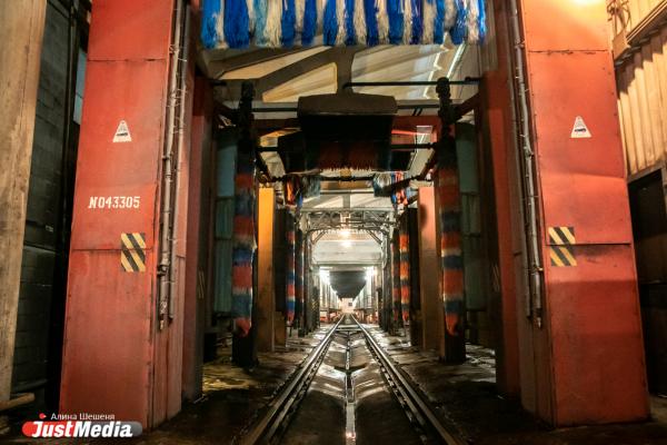 Осторожно, метро закрывается. Ночь в екатеринбургской подземке - Фото 11