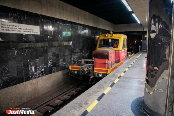 Осторожно, метро закрывается. Ночь в екатеринбургской подземке - Фото 16