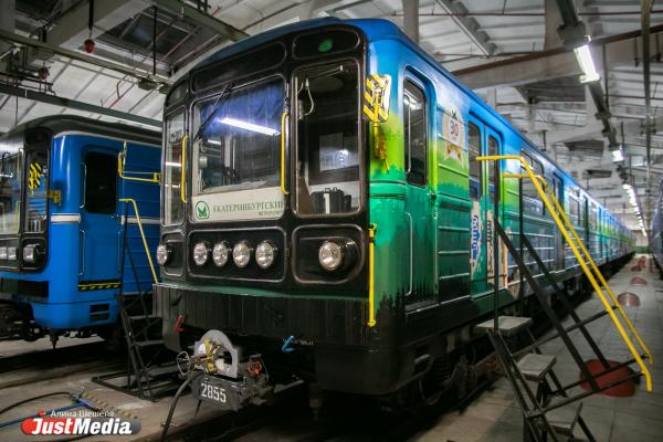 Осторожно, метро закрывается. Ночь в екатеринбургской подземке - Фото 31