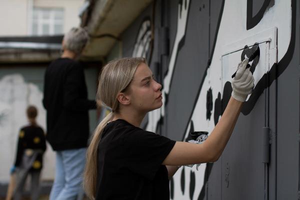 В Екатеринбурге восстановят легендарные граффити Старика Букашкина - Фото 4