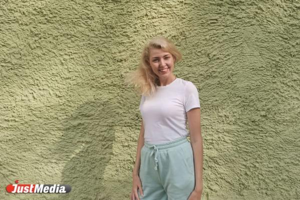 Ксения Кулькова, журналист: «Вчера многие из нас приняли освежающий душ под проливным дождем». В Екатеринбурге +26 градусов - Фото 4