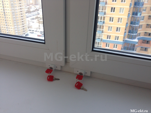 В Екатеринбурге одиннадцатый ребенок за год выпал из окна! Эксперт рассказал, как уберечь себя и ребенка от трагедии - Фото 3