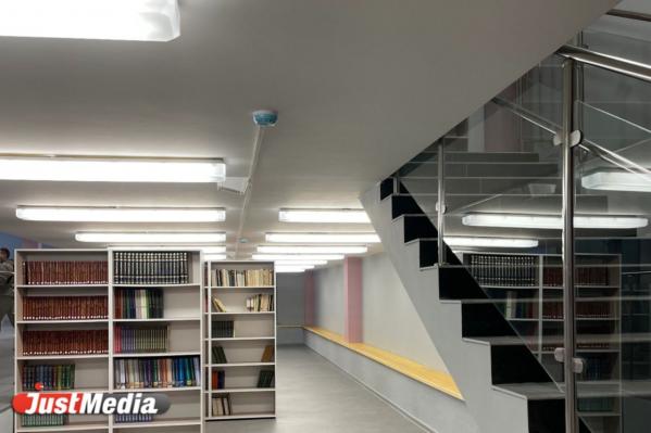 В Екатеринбурге открыли муниципальную чудо-школу в стиле неоконструктивизма. Куйвашев - она похожа на современный IT-офис - Фото 2