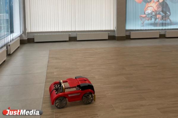 В Екатеринбурге открыли муниципальную чудо-школу в стиле неоконструктивизма. Куйвашев - она похожа на современный IT-офис - Фото 3