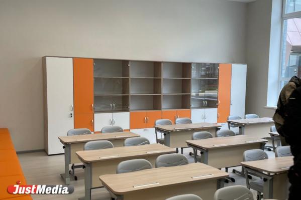 В Екатеринбурге открыли муниципальную чудо-школу в стиле неоконструктивизма. Куйвашев - она похожа на современный IT-офис - Фото 6