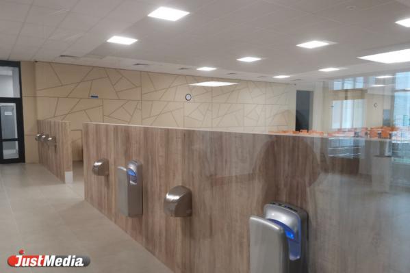 В Екатеринбурге открыли муниципальную чудо-школу в стиле неоконструктивизма. Куйвашев - она похожа на современный IT-офис - Фото 7