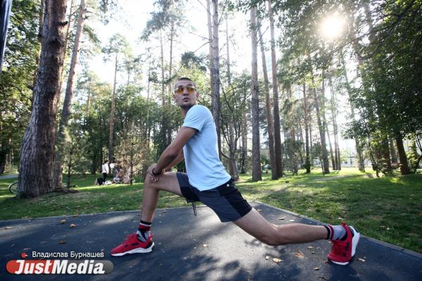 Василий Семенов, боец клуба «Архангел Михаил»: «В такую погоду, конечно, тяжело тренироваться – очень жарко, но есть свои плюсы». В Екатеринбурге +32 градуса - Фото 4