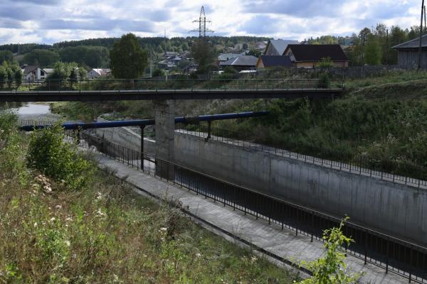 Евгений Куйвашев лично проверил, как устраняют последствия наводнения в регионе. Ущерб посчитан – людям выдают компенсацию - Фото 3