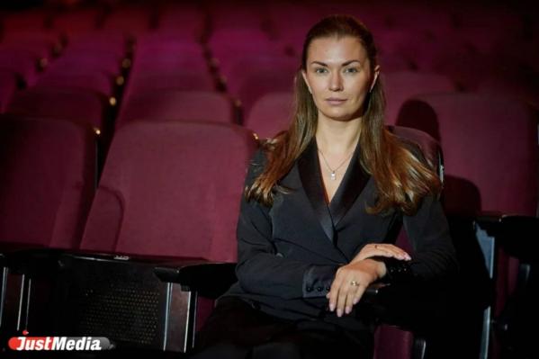 Юлия Белокриницкая, директор Дворца культуры железнодорожников: «Пришла осенняя пора, а с ней и вечерняя прохлада». В Екатеринбурге +22 градуса - Фото 2