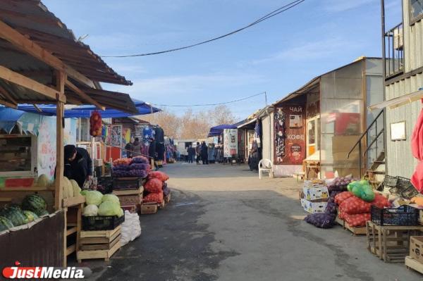 Посетительница Ботанического рынка: «Только в среду похоронила четырех соседей» - Фото 7