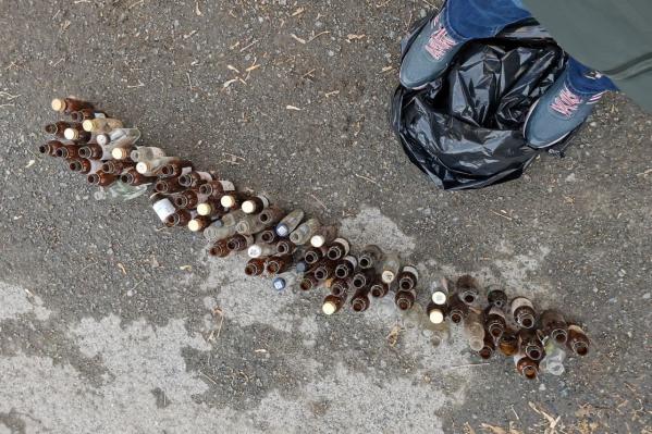 На Ленина прошел первый арт-субботник. «Соседи» собрали десятки «шкаликов», вывезли мусор на переработку и расписали старые окна - Фото 8