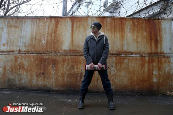 Глеб Васильев, музыкант: «Пушкин, говорят, 1833 год. Погода та же самая, осенняя». В Екатеринбурге -7 градусов - Фото 5