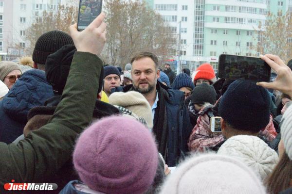 «Люди – не товар». Сотни екатеринбуржцев вышли на митинг против QR-кода - Фото 4