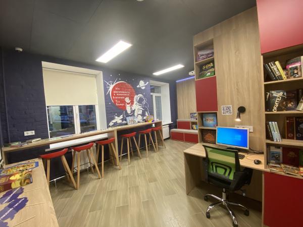 В Березовском открылась современная библиотека с кофейней, игровой комнатой и зоной для коворкинга - Фото 4