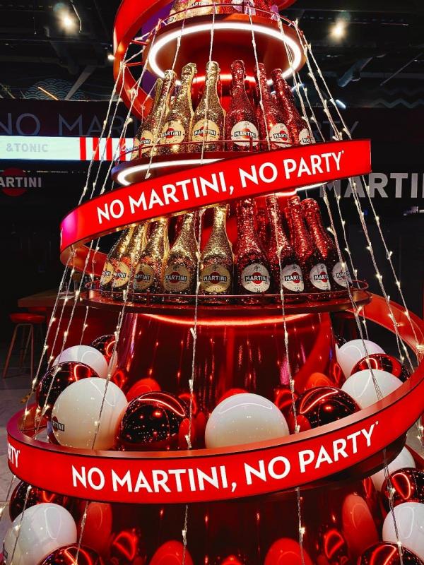 Барная стойка с носками и елка от Martini. Где в Екатеринбурге можно сделать свежие праздничные снимки - Фото 8