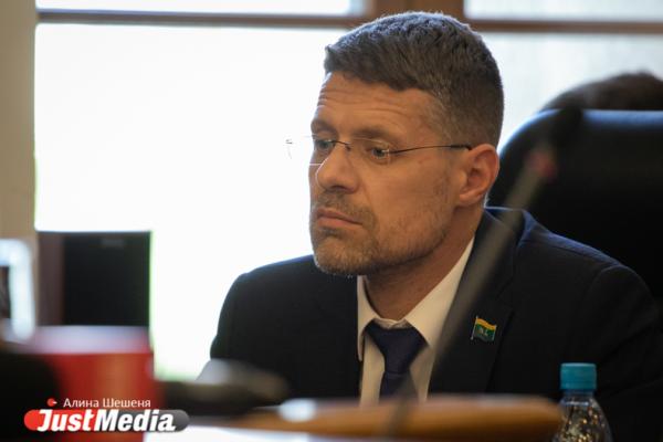 «Чем больше дефицит, тем больше федеральных денег к нам заходит». Депутаты рассказали, почему поддержали бюджет Екатеринбурга - Фото 4
