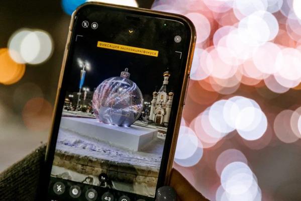 Екатеринбург готов к Новому году. По всему городу запустили световые инсталляции - Фото 3