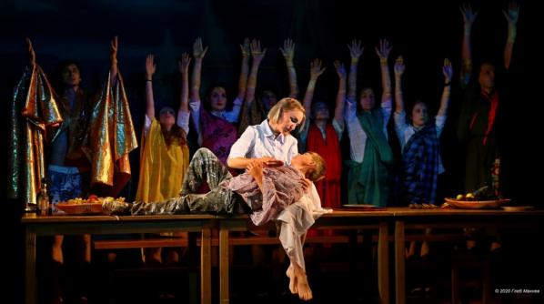 Арт-объект «Призрак Леса», спектакль о ТикТоке и воркшопы о телесности - Фото 4