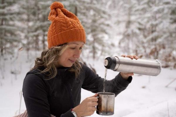 Ульяна Юсупова, автор городской афиши: «Погода такая, что нужно брать термос и дуть в зимний сказочный лес» В Екатеринбурге -6 градусов - Фото 2