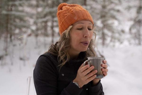 Ульяна Юсупова, автор городской афиши: «Погода такая, что нужно брать термос и дуть в зимний сказочный лес» В Екатеринбурге -6 градусов - Фото 4