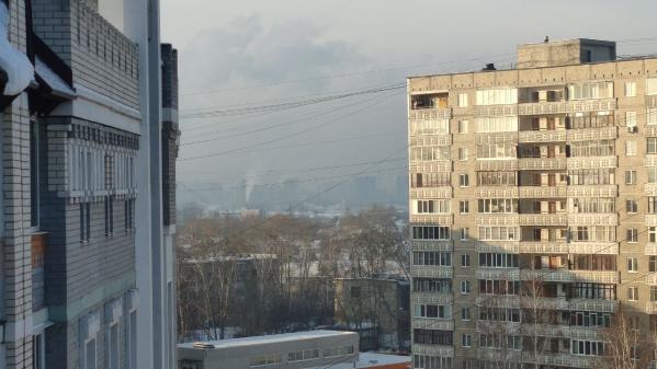 Екатеринбург снова задыхается смогом. В гидрометцентре рассказали, когда отчистится воздух  - Фото 2
