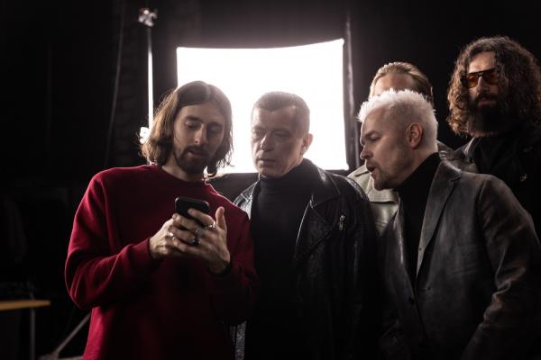 Группа Би-2 представила сингл и клип «Я никому не верю» - видео. 18+ - Фото 6