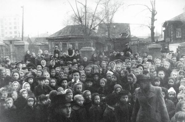 Учителя жили прямо в школе, а ученики сдавали в аптеку сушеный подорожник. История первой послевоенной школы Свердловска - Фото 2