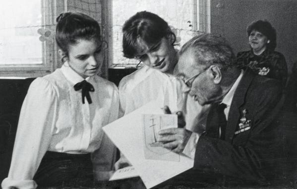 Учителя жили прямо в школе, а ученики сдавали в аптеку сушеный подорожник. История первой послевоенной школы Свердловска - Фото 13