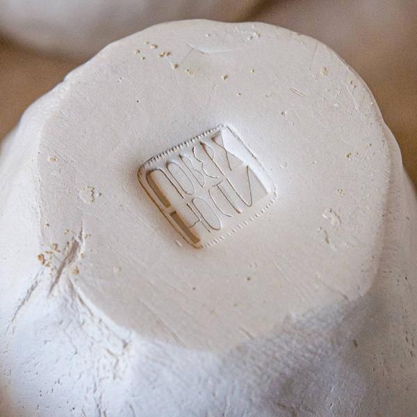 Кружки с женской грудью и бодипозитив в глине. Как художницы с Урала прививают любовь к телу через керамику - Фото 13