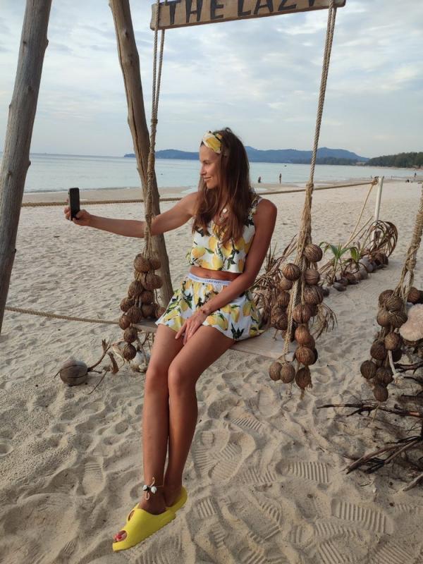 Юлия Тихонова, директор по маркетингу: «Зимой улетаем с семьей в тепло, а потом с удовольствием возвращаемся домой и сразу в лес - кататься на снегоходах». В Екатеринбурге -1  - Фото 5