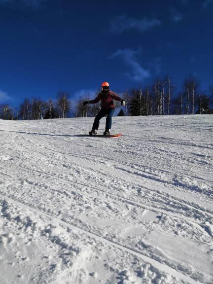 Екатерина Калугина, шоу-балет «Ягода»: «Наслаждаемся первым днём весны на склонах, успеваем поймать снег!». В Екатеринбурге около нуля градусов    - Фото 3