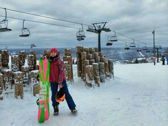 Екатерина Калугина, шоу-балет «Ягода»: «Наслаждаемся первым днём весны на склонах, успеваем поймать снег!». В Екатеринбурге около нуля градусов    - Фото 5