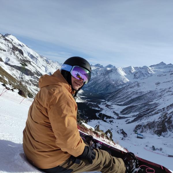 Супруги Александр и Елена Григорьевы: «Приход весны — ещё не повод убирать горные лыжи и сноуборды в кладовку». В Екатеринбурге -2 и снег - Фото 3