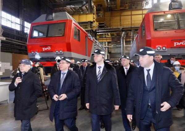 Новый грузовой электровоз 3ЭС8 «Малахит» презентовали отечественные машиностроители - Фото 2