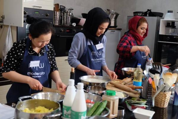 Экс-представитель посольства РФ в Афганистане посетил кулинарную студию в Екатеринбурге для празднования Новруза - Фото 5