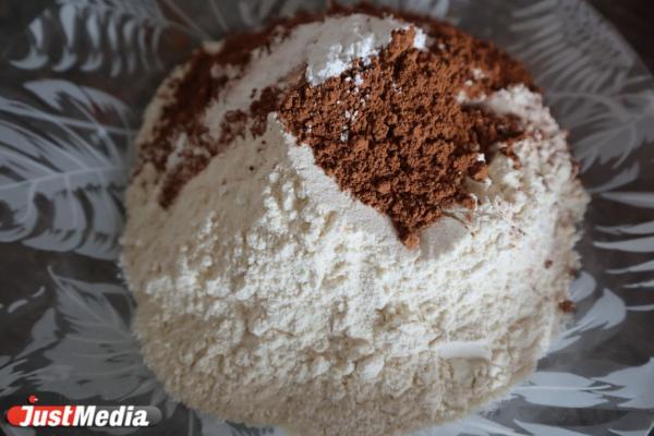 Печем нежные капкейки «Красный бархат». Экспресс-рецепт вкусного десерта - Фото 2