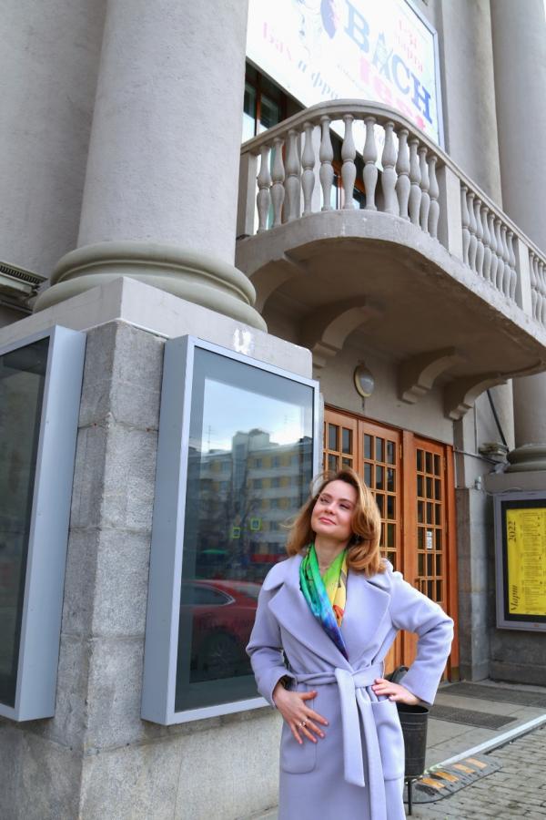 Юлия Полянскова, скрипачка: «Яркое весеннее солнце радует нас уже целый месяц, хотя пока совсем не балует теплом». В Екатеринбурге +4 - Фото 2