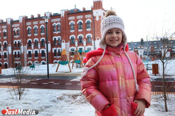 Юлия Веснина, школьница: «Весна встречает нас снегопадами» В Екатеринбурге +3 градуса - Фото 5