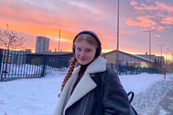 Полина Карпец, школьница: «Весна – время долгих прогулок» В Екатеринбурге +7 градусов - Фото 5