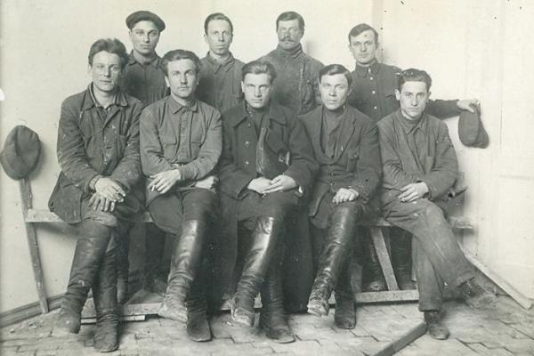 История появления на улицах Екатеринбурга первых электрических фонарей и Центральной электростанции    - Фото 16