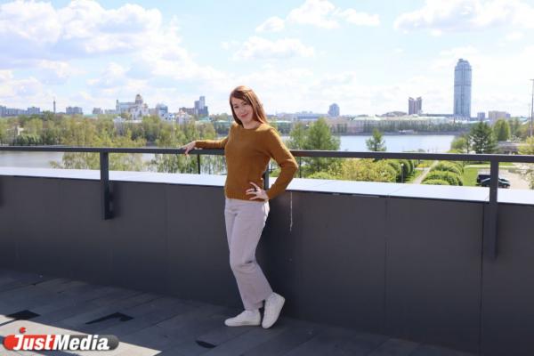 Полина Крутикова, специалист по инвестициям: «Самый приятный период в городе, когда расцветают яблони» В Екатеринбурге +13 градус - Фото 2