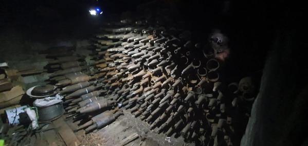Специалисты Росгвардии обнаружили в Свердловской области гараж, в котором было более 1000 боеприпасов - Фото 2