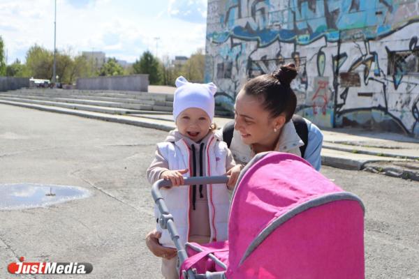 Лина Семенова, мама в декрете: «В мае нам больше нравится солнечная погода» В Екатеринбурге +15 градусов - Фото 4