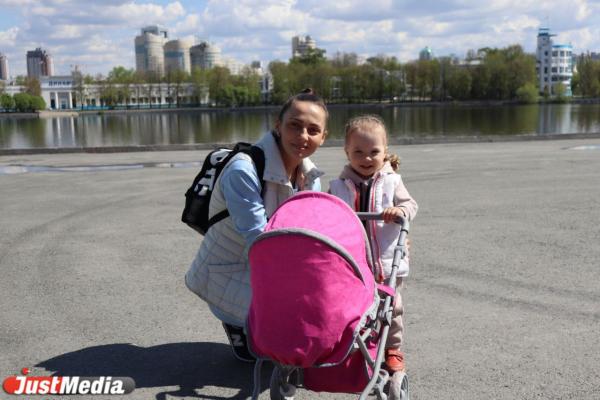 Лина Семенова, мама в декрете: «В мае нам больше нравится солнечная погода» В Екатеринбурге +15 градусов - Фото 6