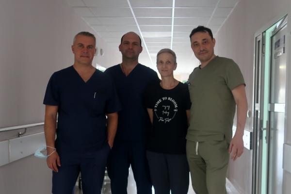 В Екатеринбурге сосудистые хирурги сохранили пациентке почку, прооперировав её вне тела - Фото 2