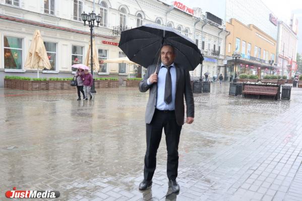 Александр Пояснюк, охранник: «Скучали по дождю?». В Екатеринбурге +24 градуса - Фото 3