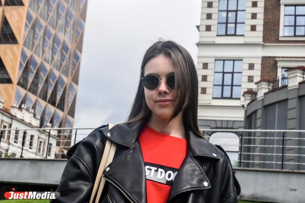 Юнита Аленичева, студентка УрФУ: «А нам и не надо жары – главное чтобы дождей поменьше было». В Екатеринбурге +20 градусов - Фото 3